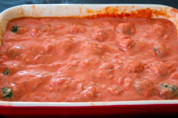 meatball casserole with tomato sauce